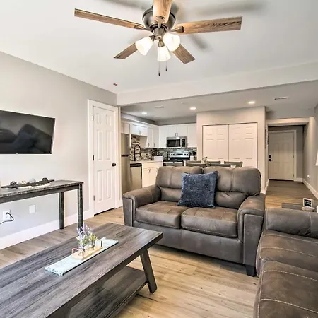Airy Townhome Close To Kayaking And Boating!
